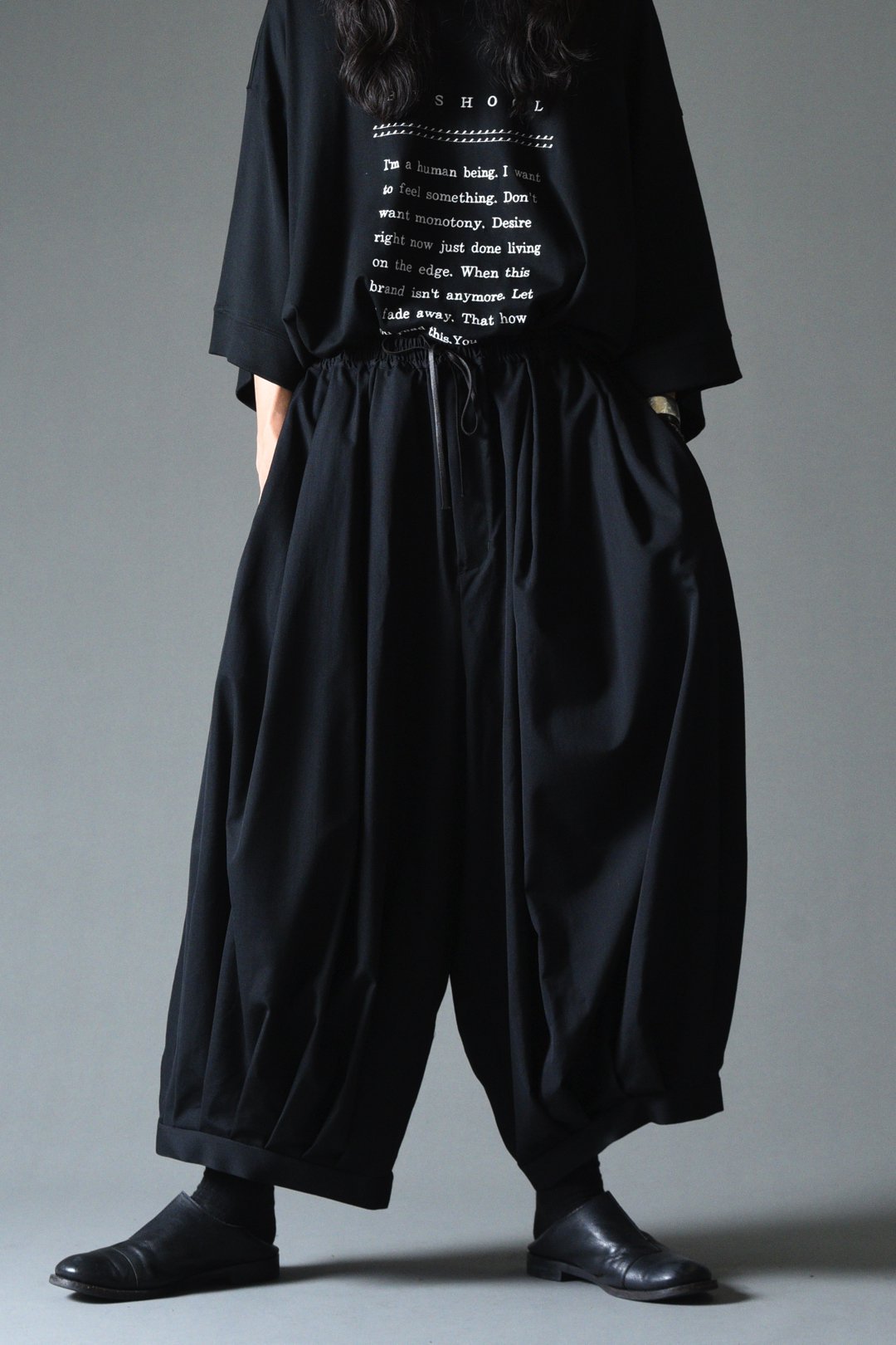 BISHOOL Wool Gabardine Pumpkin Drape Pants black - BISHOOL,Edwina Horl,My  Beautiful Landlet,YANTOR等取扱い OVIE STUDIO の通販サイト