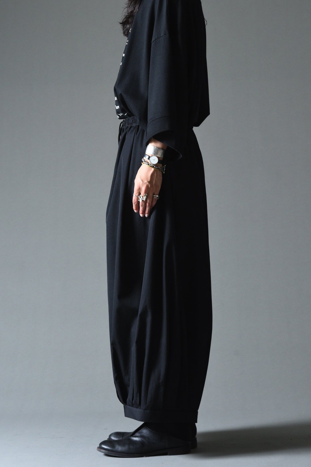 BISHOOL Wool Gabardine Pumpkin Drape Pants black - BISHOOL,Edwina Horl,My  Beautiful Landlet,YANTOR等取扱い OVIE STUDIO の通販サイト