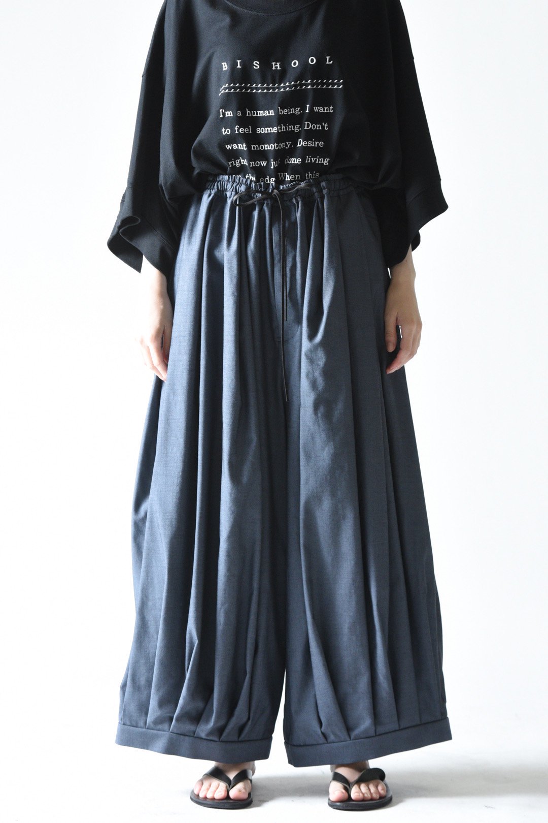 BISHOOL Wool Gabardine Pumpkin Drape Pants blue gray - BISHOOL,Edwina  Horl,My Beautiful Landlet,YANTOR等取扱い OVIE STUDIO の通販サイト