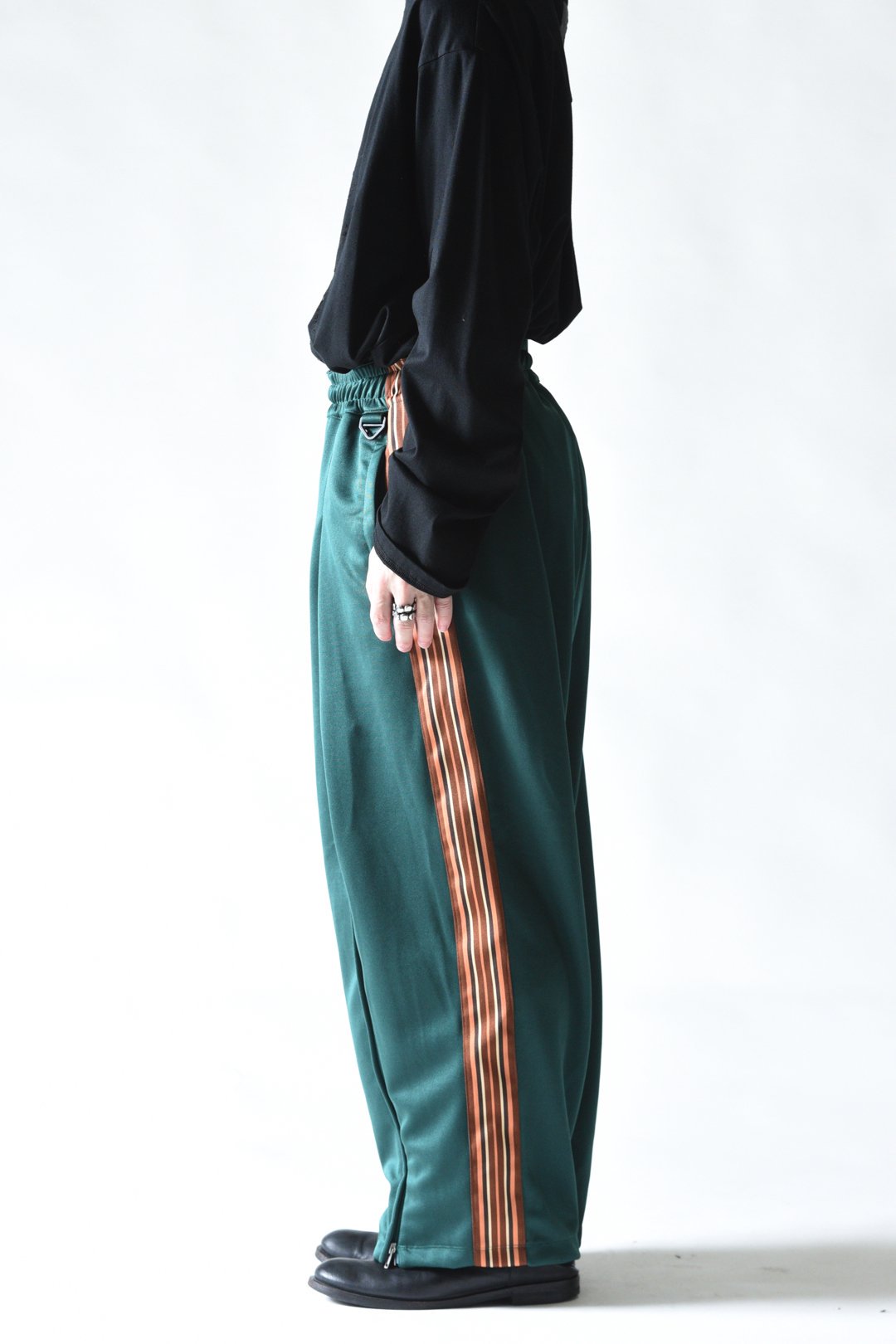 Leh Zip Wide Track Pants Green Size:S - BISHOOL,Edwina Horl,My Beautiful  Landlet,YANTOR等取扱い OVIE STUDIO の通販サイト