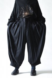 BISHOOL Wool Gabardine Wide Pleats Lantern Pants black