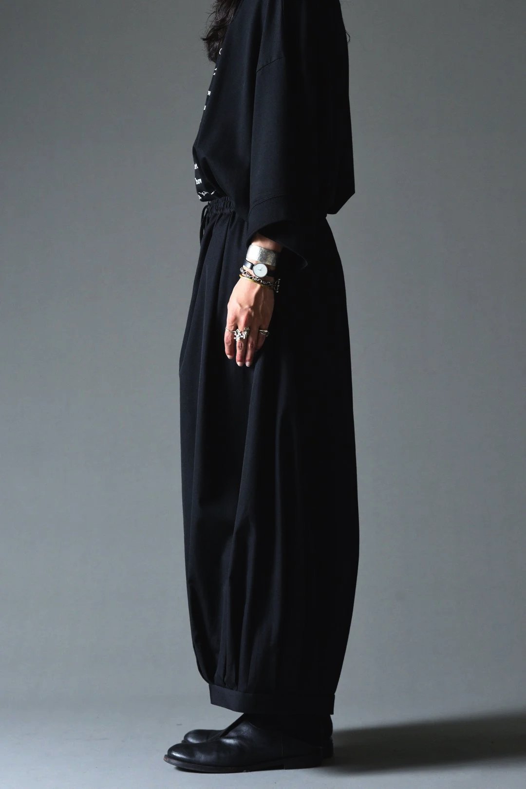 BISHOOL Wool Gabardine Pumpkin Drape Pants - BISHOOL,Edwina Horl,My  Beautiful Landlet,YANTOR等取扱い OVIE STUDIO の通販サイト