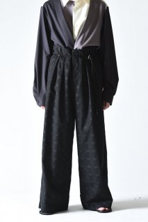 ETHOSENS Embroidery Squeeze Slacks Black