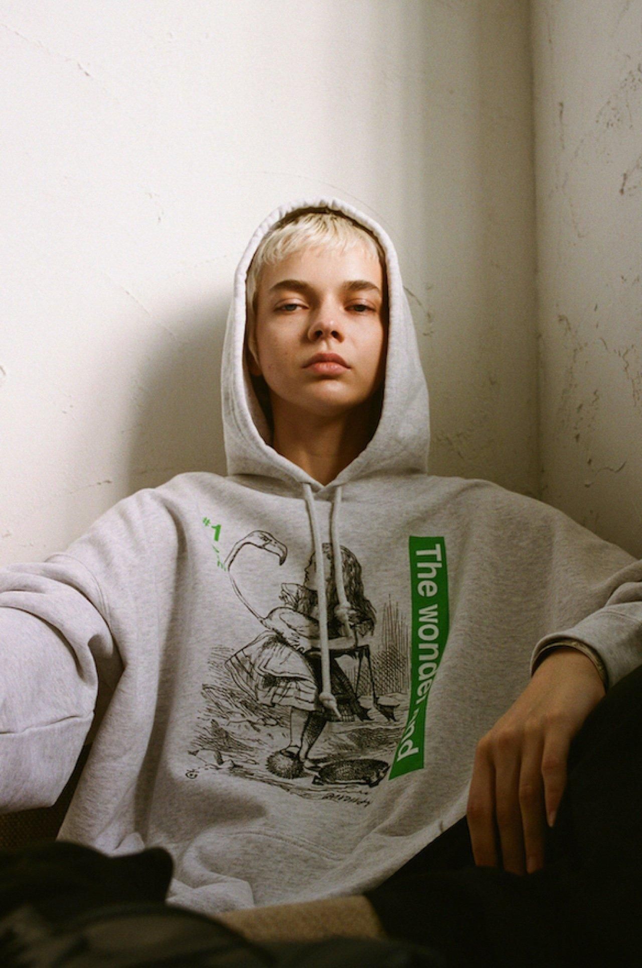 ESSAY OVERSIZED PRINT HOODIE ALICE - BISHOOL,Edwina Horl,My