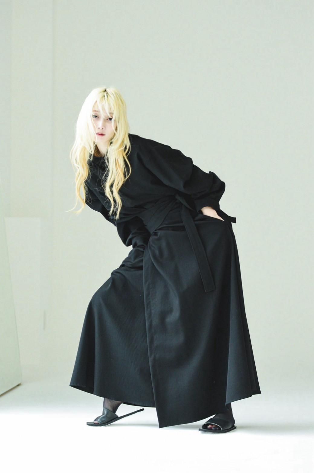 海外ブランド  BISHOOL BISHOOL,Edwina - Skirt Unisex Wrap Gabardine Wool 1人掛けソファ