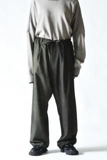 YANTOR Uneven Dyed 1 Tuck Wide Pants Dark Green