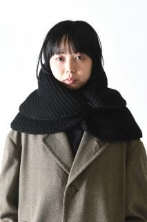 I'm here: "Crape" Knit Snood : Black