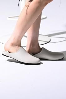 AUTTAA 롼ॷ塼 OVIE STUDIO Limited Grayish White