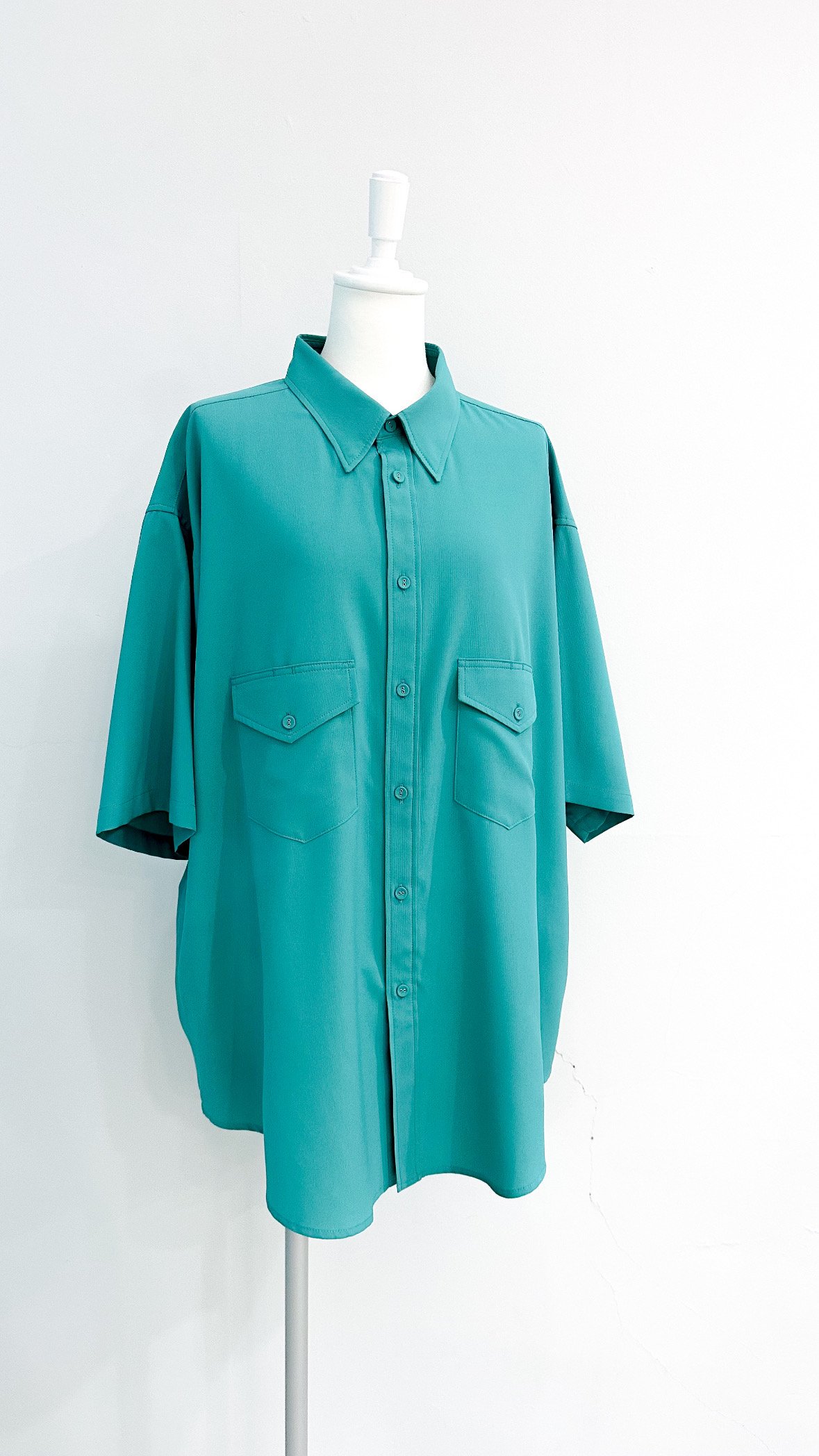 <img class='new_mark_img1' src='https://img.shop-pro.jp/img/new/icons47.gif' style='border:none;display:inline;margin:0px;padding:0px;width:auto;' />M.B.D ELBOW SLEEVE SHIRT