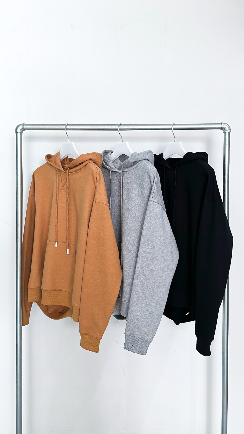 <img class='new_mark_img1' src='https://img.shop-pro.jp/img/new/icons20.gif' style='border:none;display:inline;margin:0px;padding:0px;width:auto;' />cut out hoodie
