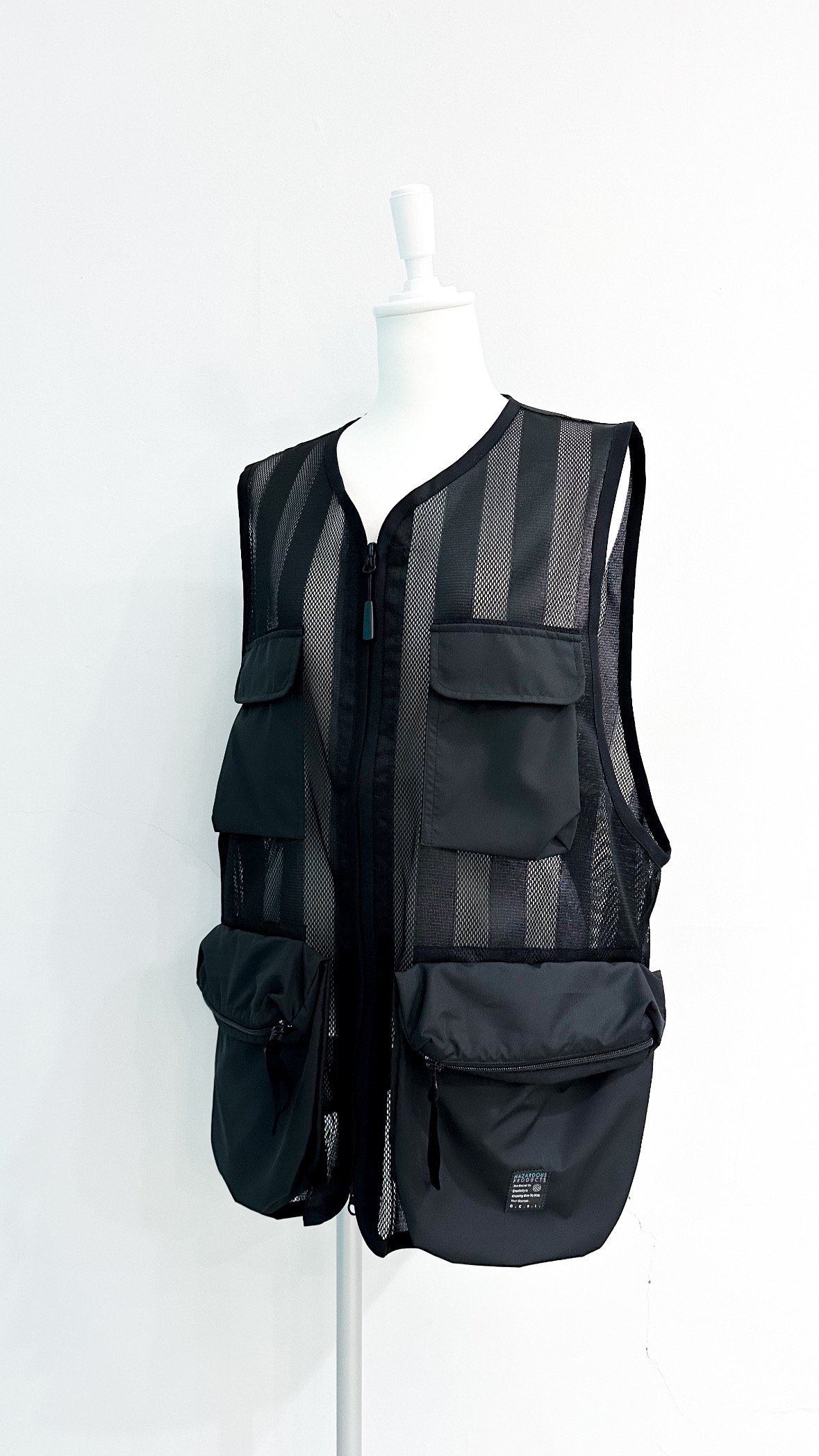 <img class='new_mark_img1' src='https://img.shop-pro.jp/img/new/icons47.gif' style='border:none;display:inline;margin:0px;padding:0px;width:auto;' />STRIPE MESH VEST