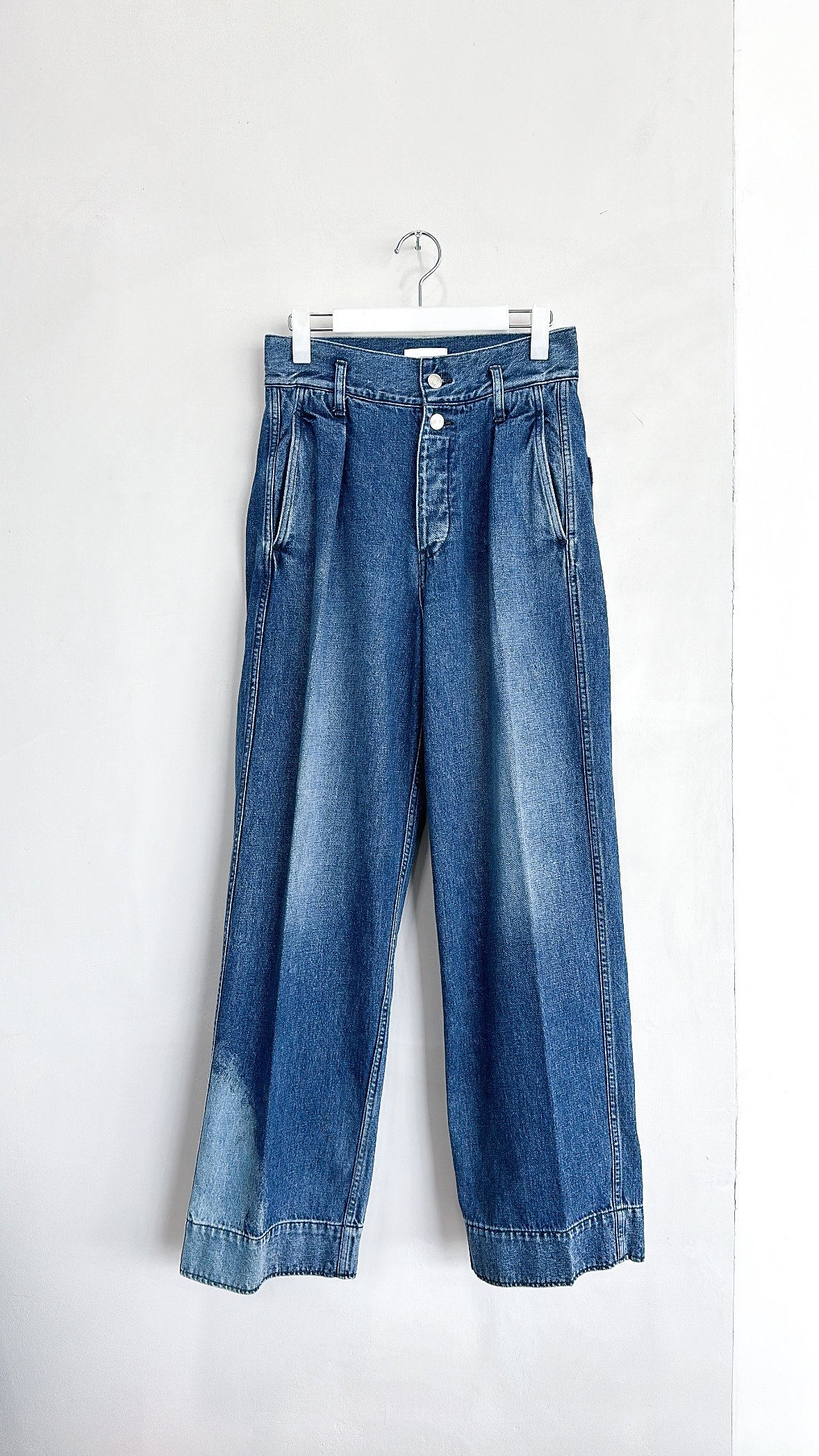 <img class='new_mark_img1' src='https://img.shop-pro.jp/img/new/icons47.gif' style='border:none;display:inline;margin:0px;padding:0px;width:auto;' />THE WIDE JEAN TROUSERS