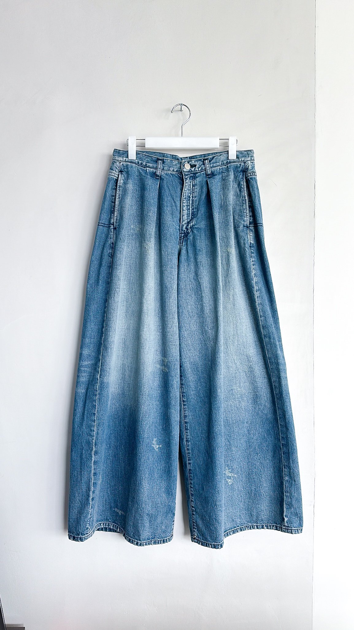 <img class='new_mark_img1' src='https://img.shop-pro.jp/img/new/icons47.gif' style='border:none;display:inline;margin:0px;padding:0px;width:auto;' />Low-rise Wide-leg Denim