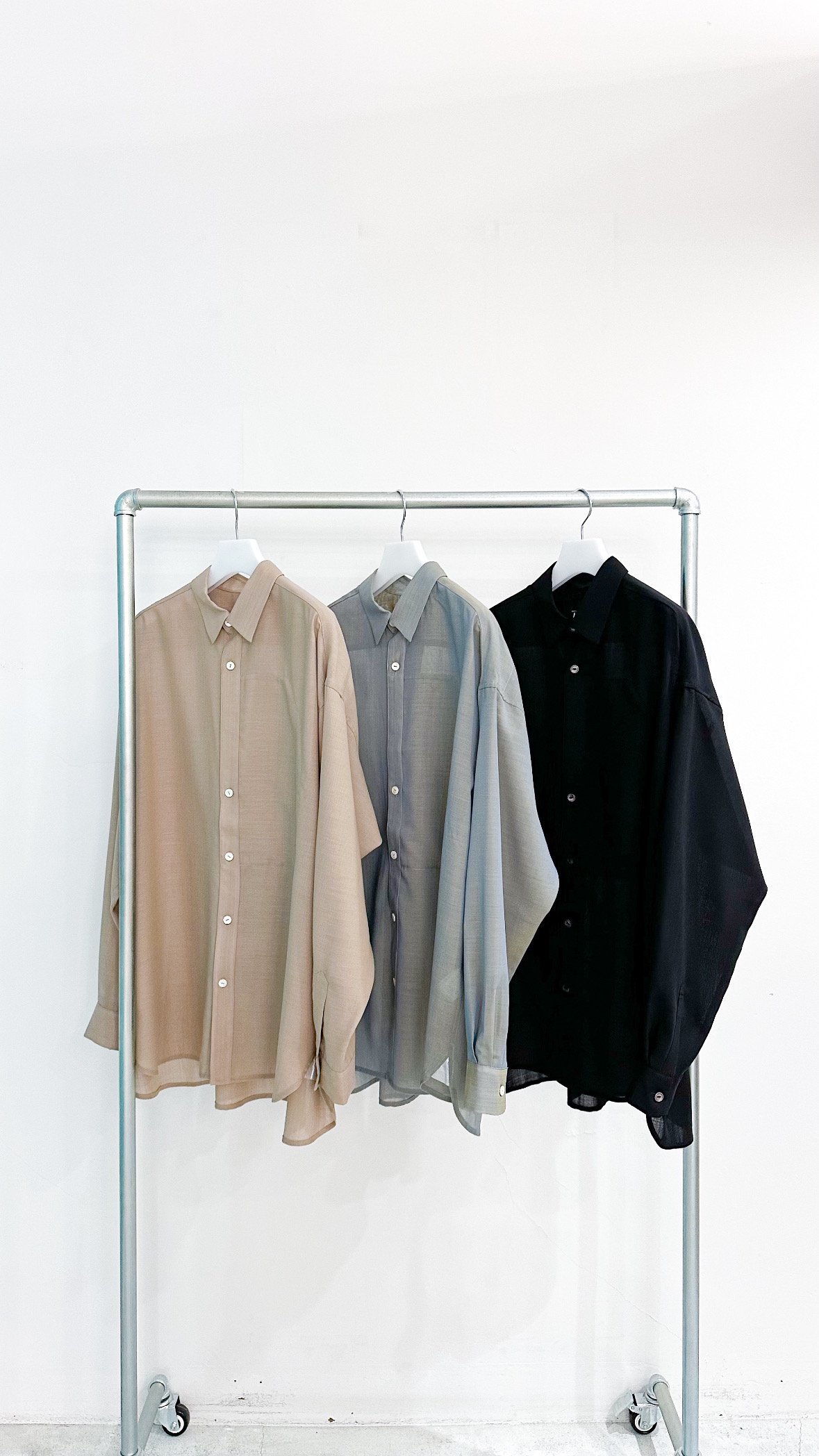 <img class='new_mark_img1' src='https://img.shop-pro.jp/img/new/icons47.gif' style='border:none;display:inline;margin:0px;padding:0px;width:auto;' />fly front pocket shirt
