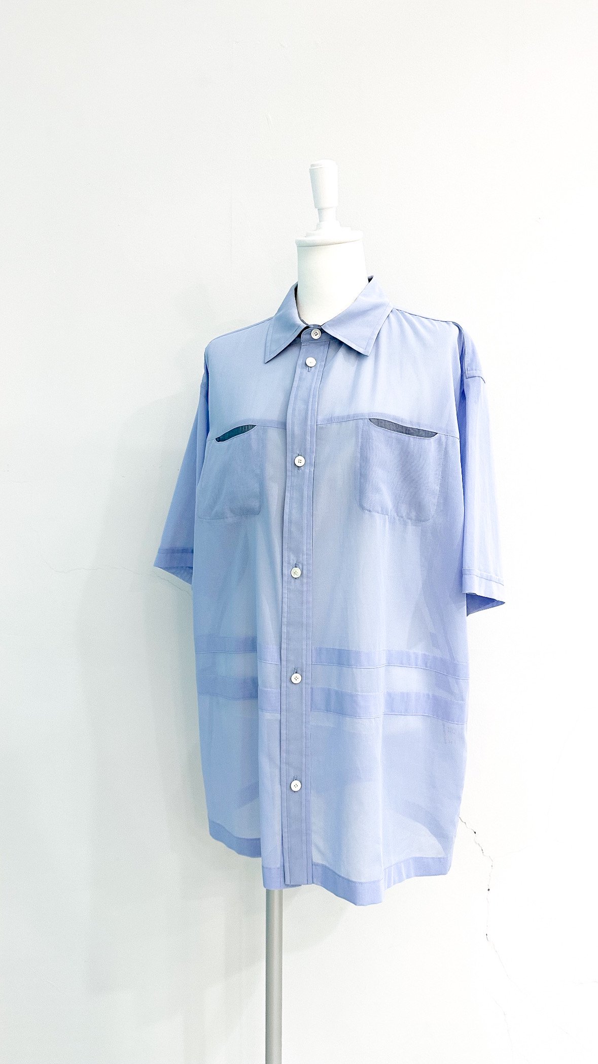 <img class='new_mark_img1' src='https://img.shop-pro.jp/img/new/icons47.gif' style='border:none;display:inline;margin:0px;padding:0px;width:auto;' />sheer half sleeve shirts