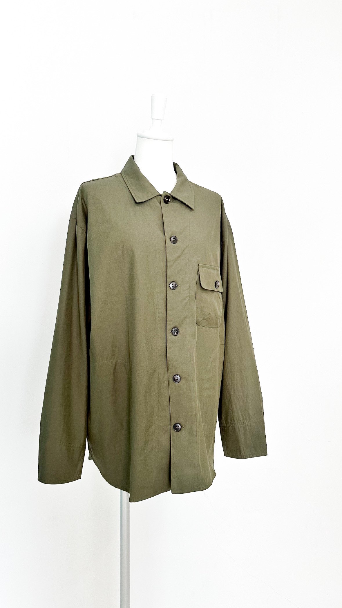 <img class='new_mark_img1' src='https://img.shop-pro.jp/img/new/icons47.gif' style='border:none;display:inline;margin:0px;padding:0px;width:auto;' />Territory Overshirt