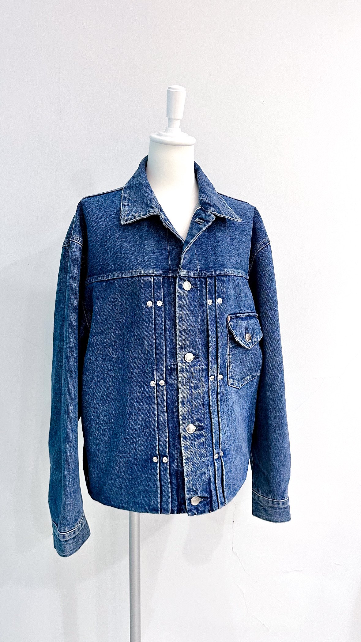 <img class='new_mark_img1' src='https://img.shop-pro.jp/img/new/icons47.gif' style='border:none;display:inline;margin:0px;padding:0px;width:auto;' />THE JEAN JACKET