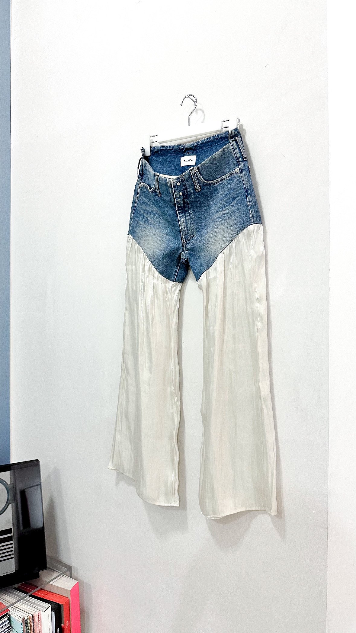 <img class='new_mark_img1' src='https://img.shop-pro.jp/img/new/icons47.gif' style='border:none;display:inline;margin:0px;padding:0px;width:auto;' />JEAN FLARE PANTS