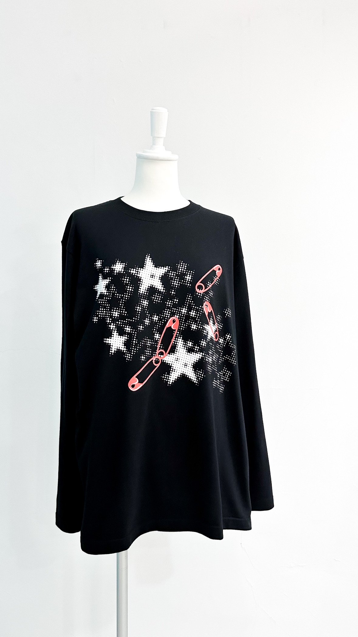 <img class='new_mark_img1' src='https://img.shop-pro.jp/img/new/icons47.gif' style='border:none;display:inline;margin:0px;padding:0px;width:auto;' />Graphic Long Sleeve T-shirt