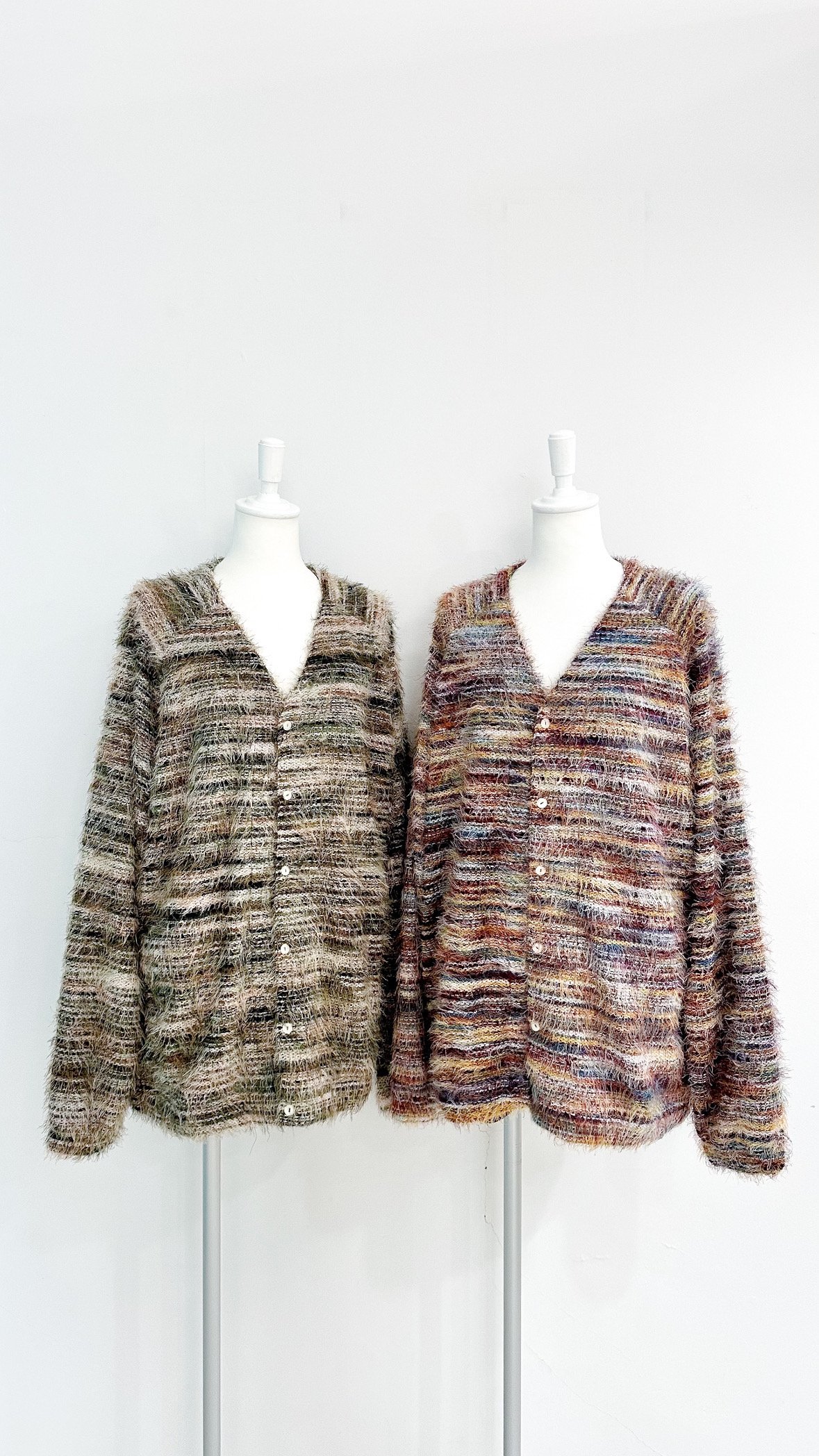 <img class='new_mark_img1' src='https://img.shop-pro.jp/img/new/icons47.gif' style='border:none;display:inline;margin:0px;padding:0px;width:auto;' />MERELYMULTI STRIPE RAINBOW MOHIRE CARDIGAN