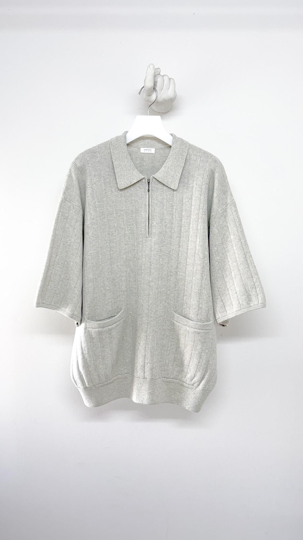<img class='new_mark_img1' src='https://img.shop-pro.jp/img/new/icons47.gif' style='border:none;display:inline;margin:0px;padding:0px;width:auto;' />Rib Pattern Half Zip Polo