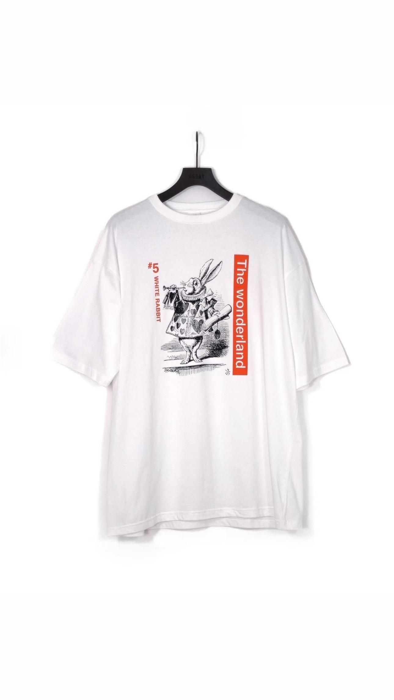 <img class='new_mark_img1' src='https://img.shop-pro.jp/img/new/icons47.gif' style='border:none;display:inline;margin:0px;padding:0px;width:auto;' />OVERSIZE DROP SHOULDER T-SHIRT
