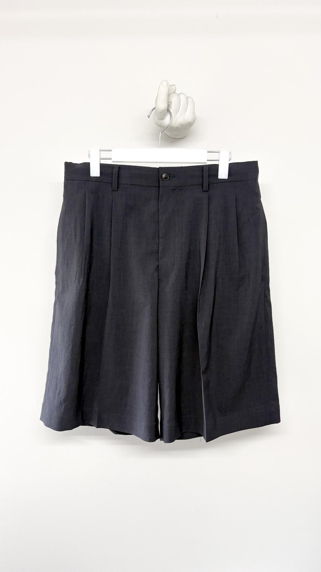 DOUBLE PLEATED SHORTS
