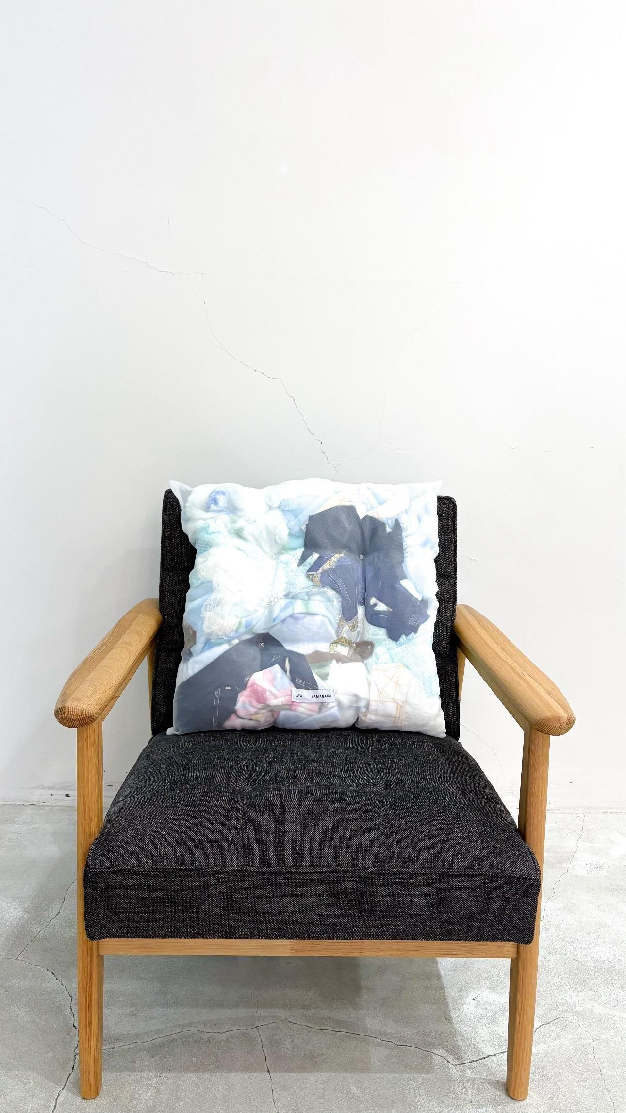 <img class='new_mark_img1' src='https://img.shop-pro.jp/img/new/icons47.gif' style='border:none;display:inline;margin:0px;padding:0px;width:auto;' />Scrap cushion w/buttons