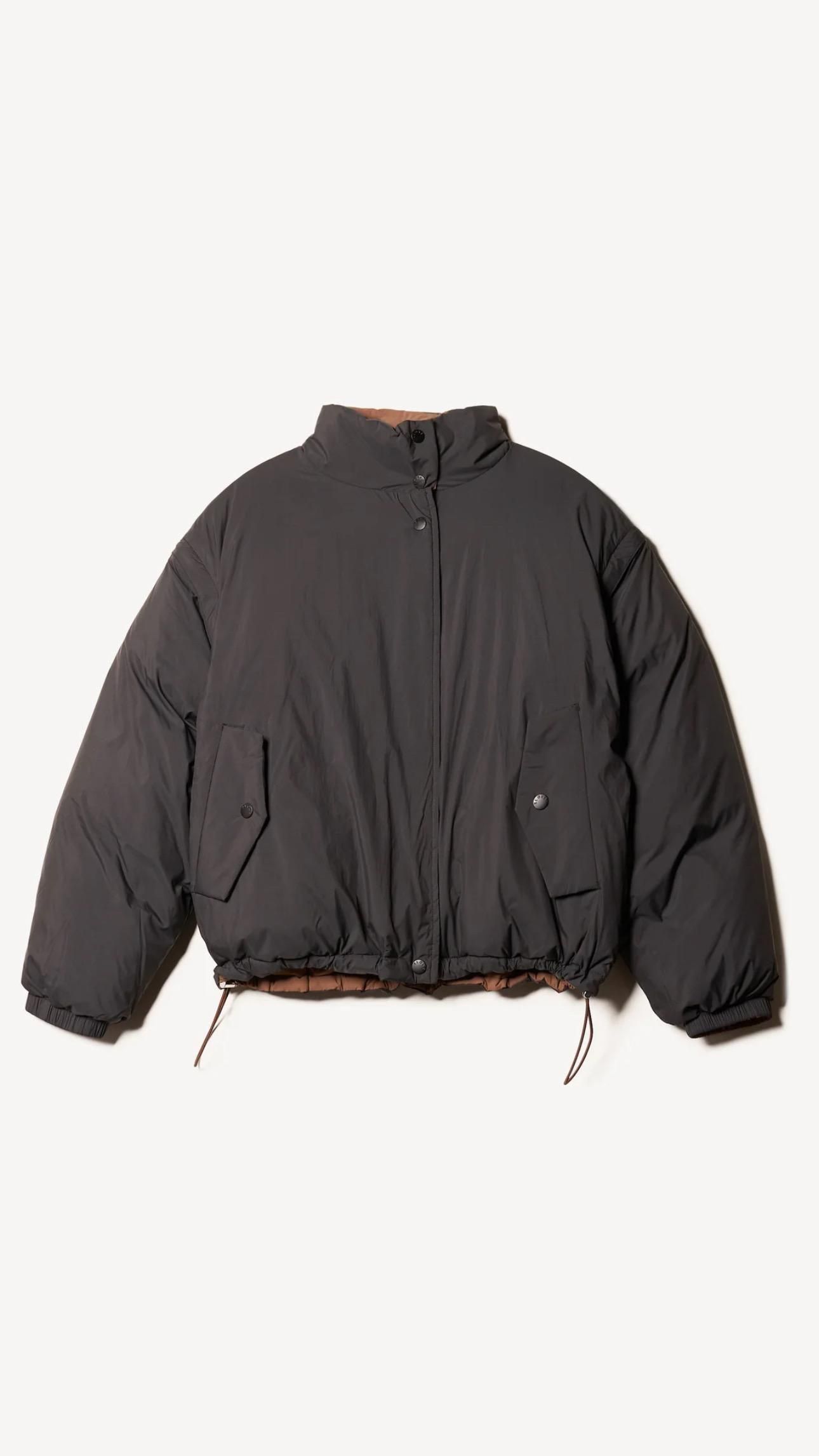<img class='new_mark_img1' src='https://img.shop-pro.jp/img/new/icons47.gif' style='border:none;display:inline;margin:0px;padding:0px;width:auto;' />TRANSFORM PUFFA JACKET