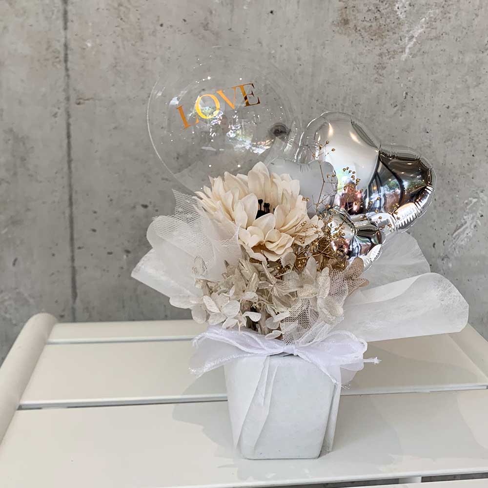 Maris White Mini Balloon Gift - Table top type - マリスホワイトミニバルーンギフト -  チャビーバルーン 大阪 名古屋 滋賀にあるおしゃれなバルーン電報 バルーン装飾 バルーンギフトのことならチャビーバルーン