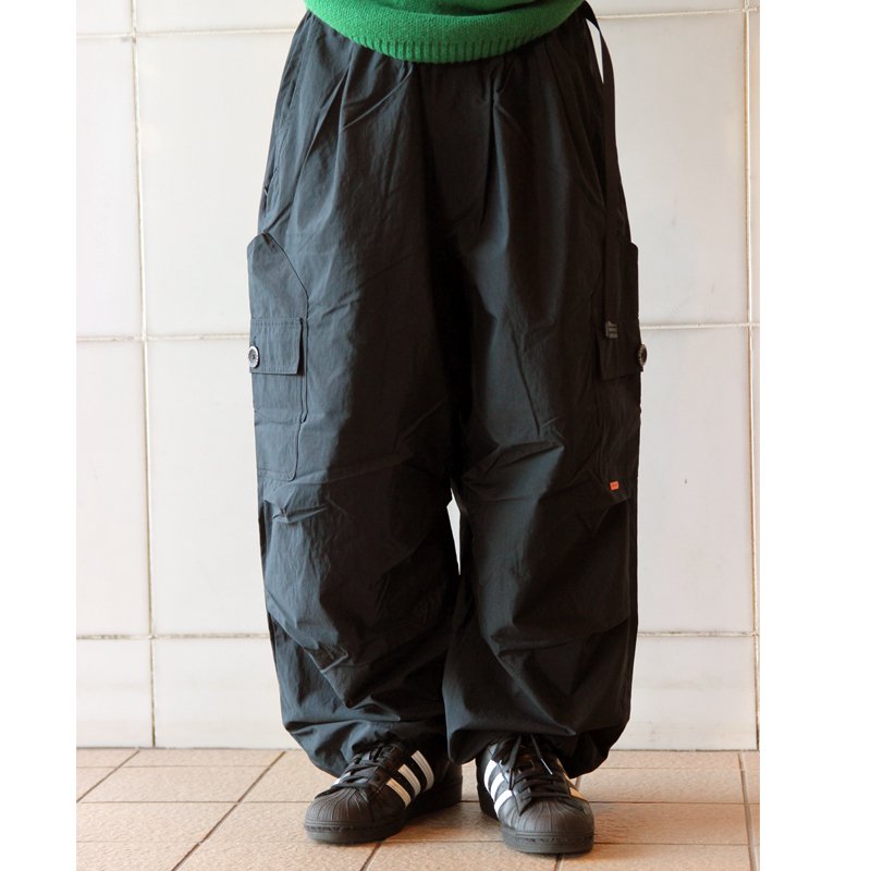 TIGHTBOOTH（タイトブース）HUNTING CARGO PANTS (Black) の公式通販サイト