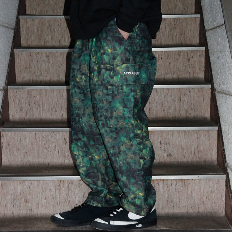 PIXEL CAMO CARGO PANTS raidback fabricターンテーブルA - ワーク