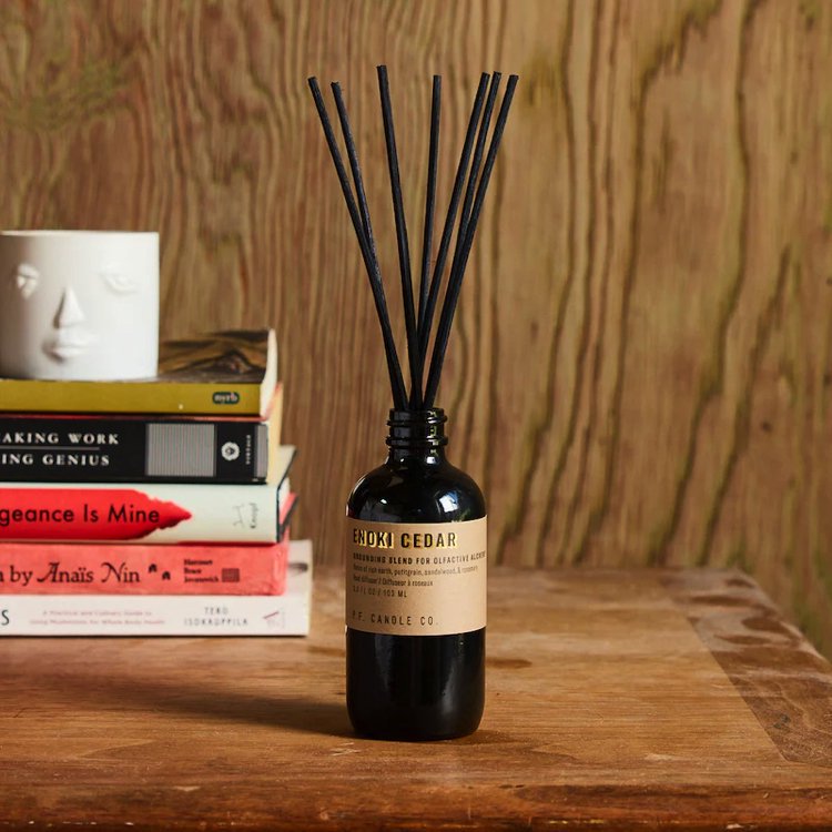 P.F.CandleP.FɥEnoki Cedar - Alchemy Reed Diffuser