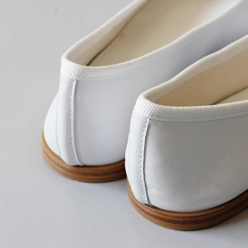 美品【定価4万】Repette CENDRILLON Smooth WHITE Repetto CENDRILLON Smooth WHITEの通販。- AIDA ONLINE STORE