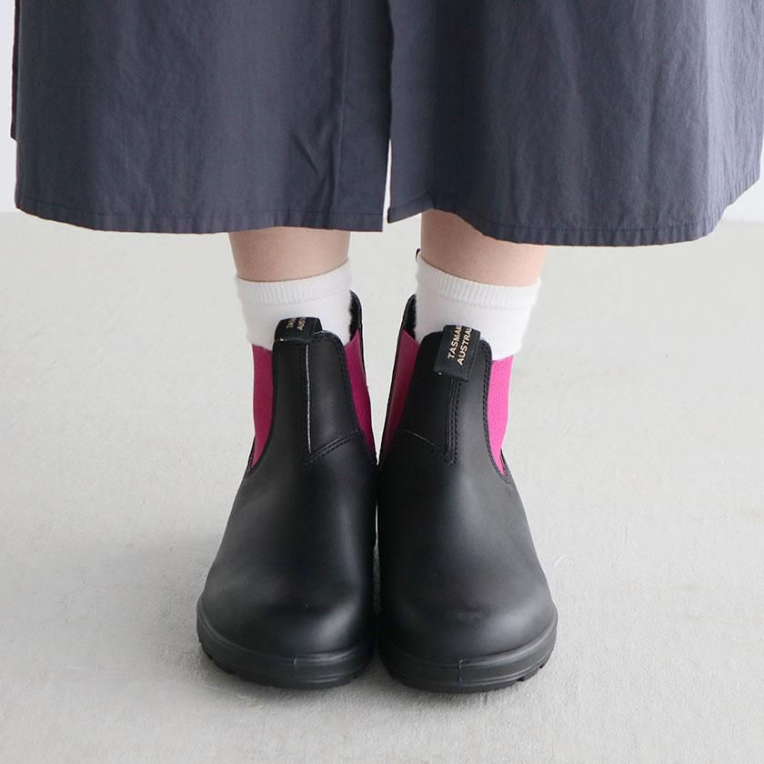 大割引 Blundstone スムースレザー ブラック/フクシア サイドゴアブーツ 靴