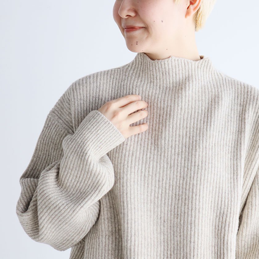 nonnotte Triangle Turtle Neck Pullover