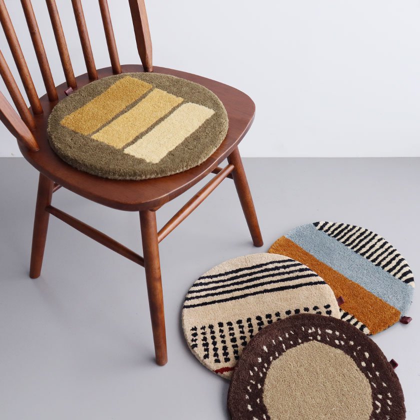 <img class='new_mark_img1' src='https://img.shop-pro.jp/img/new/icons14.gif' style='border:none;display:inline;margin:0px;padding:0px;width:auto;' />adepeche pell wool chair pad