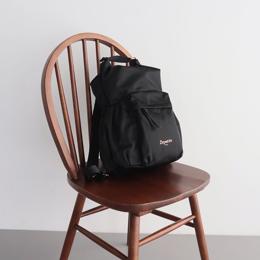 <img class='new_mark_img1' src='https://img.shop-pro.jp/img/new/icons14.gif' style='border:none;display:inline;margin:0px;padding:0px;width:auto;' />Repetto Soubresaut BackPack