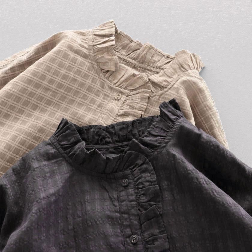 <img class='new_mark_img1' src='https://img.shop-pro.jp/img/new/icons14.gif' style='border:none;display:inline;margin:0px;padding:0px;width:auto;' />maison de soil HANDWOVEN COTTON/SILK SELF CHECK FRILL COLLAR SHIRT