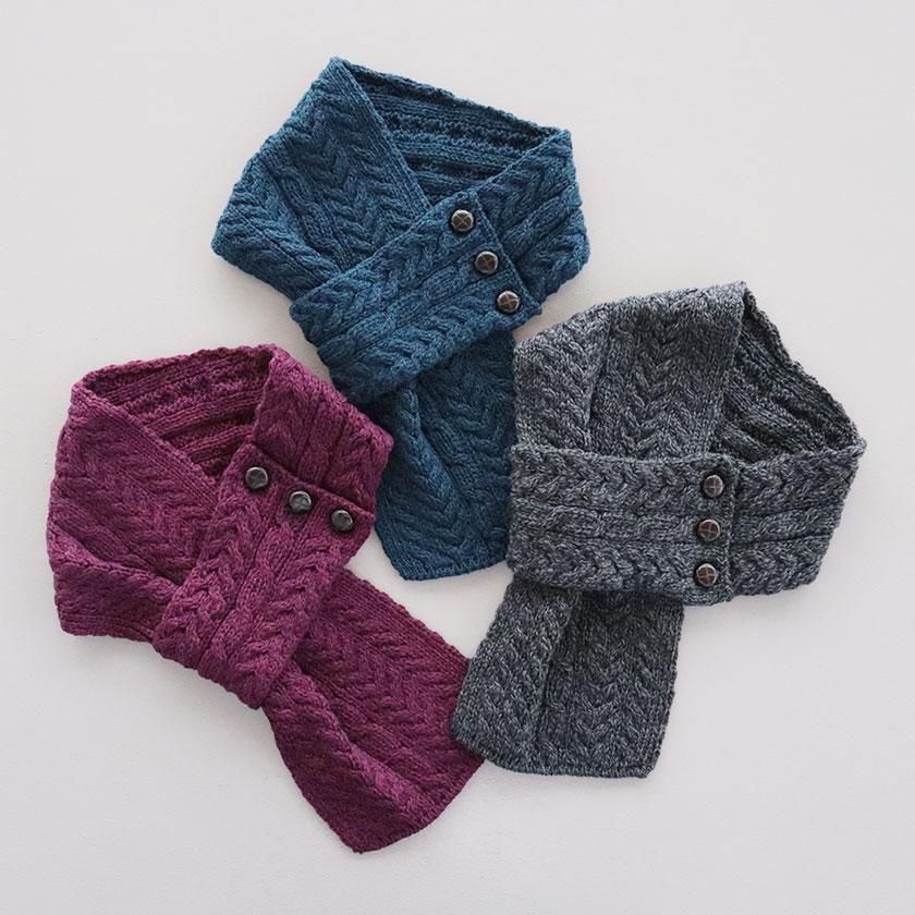 <img class='new_mark_img1' src='https://img.shop-pro.jp/img/new/icons14.gif' style='border:none;display:inline;margin:0px;padding:0px;width:auto;' />Aran Woollen Mills Buttoned Loop Scarf 