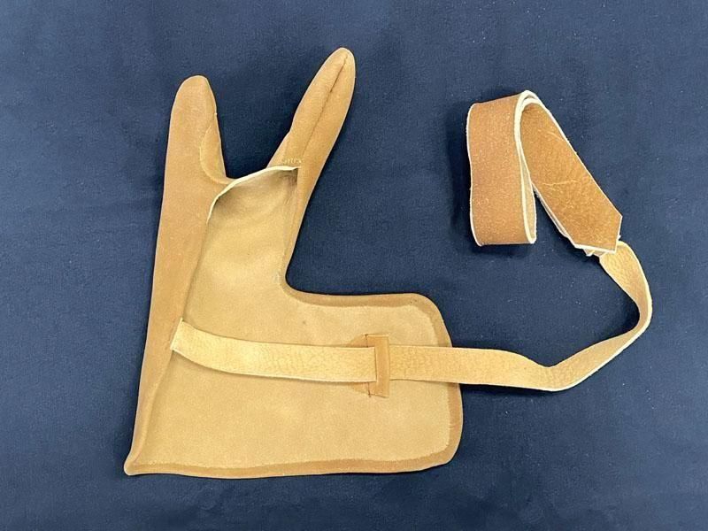 カケ 二本押手 本鹿革 燻革 総手縫 九分縁 1点限り 5号相当 ネット限定