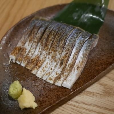 〆さば。 〆サバ（しめ鯖）（冷凍） 【業務用食材の仕入れなら八面六臂】