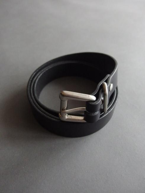 ほぼ新品 ヨーコサカモトYOKO SAKAMOTOレザーベルト112×3cm 黒 ほぼ新品 ヨーコサカモトYOKO SAKAMOTOレザーベルト112×3cm 黒