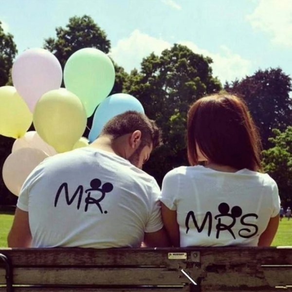 大特価】ホワイト カップル おそろコーデ バックプリント パロディ Mr & Mrs ミッキー ミニー クルーネック Tシャツ 半袖 トップス  カットソー 通販