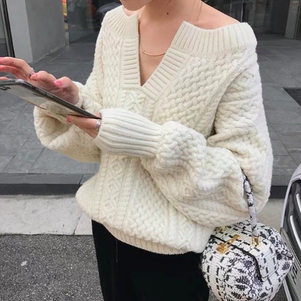 V cut knit