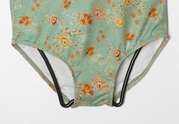 ZIMMERMANN ウェイバリーの花柄アップリケワンショルダー水着 大特価】ライトグリーン 花柄 フラワー フロントツイスト ワン