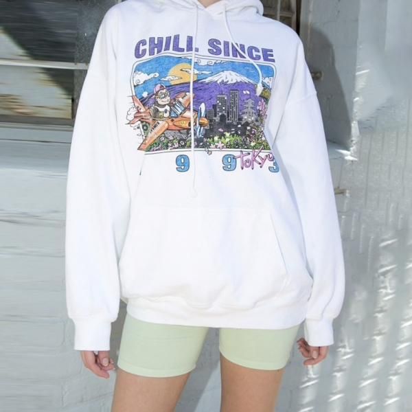 大特価】ホワイト フロントプリント chill since 1993 長袖