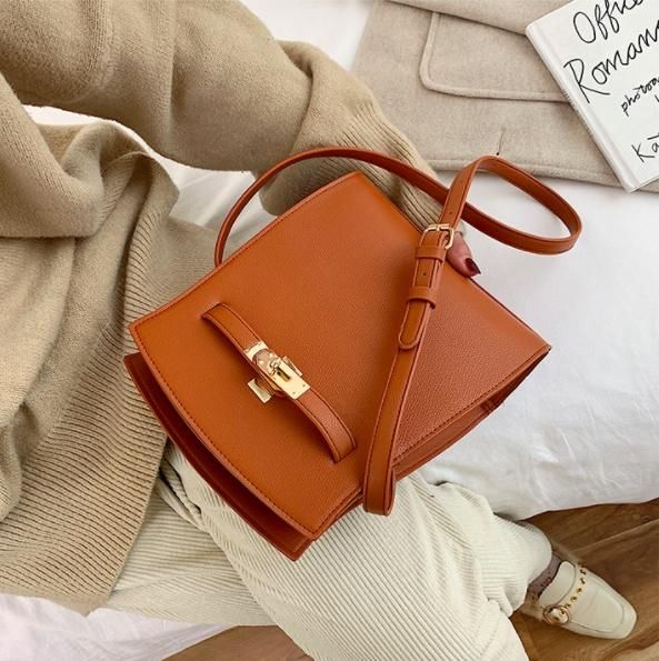 韓国デザイン PUレザー ハンドBAG メタルロック ショルダー 韓国デザイン PUレザー ハンドBAG メタルロック ショルダー