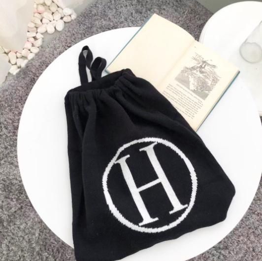 限定品！BTS✖️NUKAK ストリングクロスバッグ 大特価】4色展開 Hロゴ ニットバッグ ショルダーバッグ バッグ