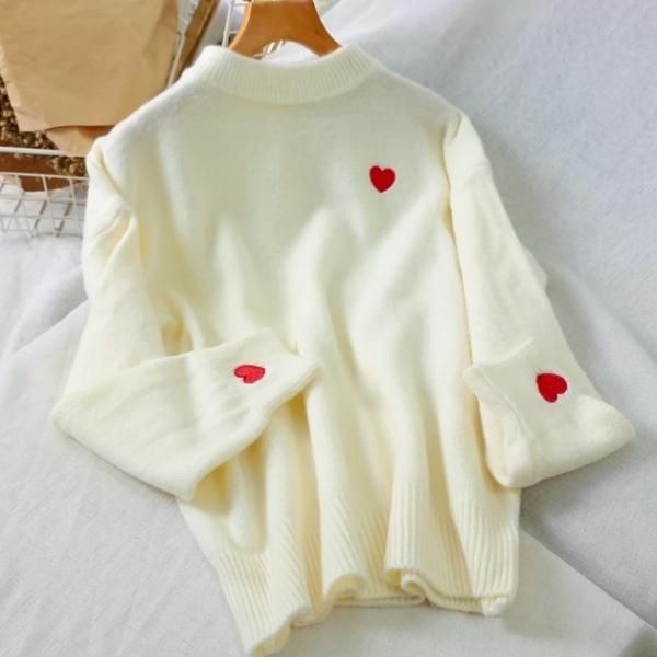 大特価】7色展開 ハート 刺繍デザイン ワッペン クルーネック 大特価】7色展開 ハート 刺繍デザイン ワッペン クルーネック